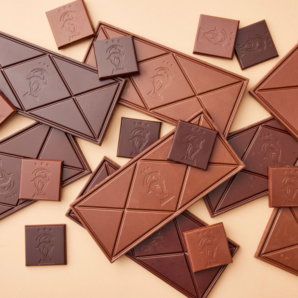 Introducing our newest chocolate maker: Scharffen Berger 🥳🍫 Crafted from the world's finest cacao beans, this farm-to-bar chocolate is available now at Simply Chocolate: bit.ly/4f1aidn
