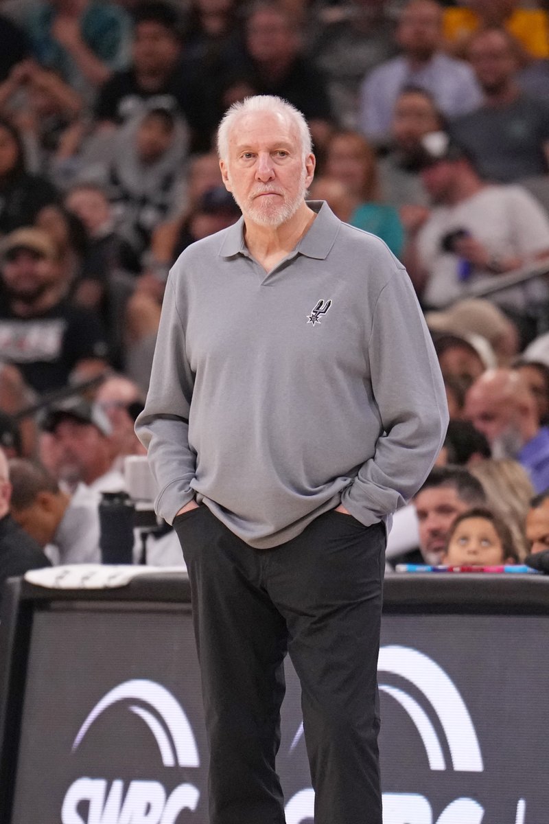 BleacherReport's tweet image. Gregg Popovich suffered a health issue Saturday before their game and assistant Mitch Johnson is expected to be the Spurs HC for an indefinite period, per @ShamsCharania