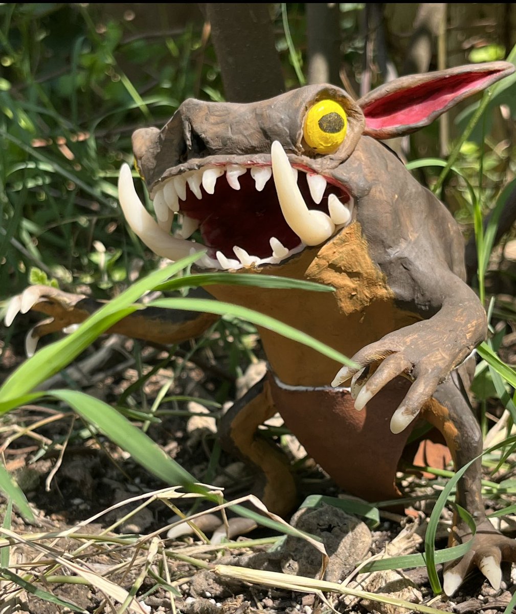 WIZARD___WORLD's tweet photo. Good morning y'all!!! 👋🧙‍♂️ I hope life is treating you well. I'm finally feeling better and am in the mood to sculpt something. I'm thinking of making a troll, but I'm open to recommendations. Are there any creatures you'd like to see? https://t.co/YunYxzoHRi