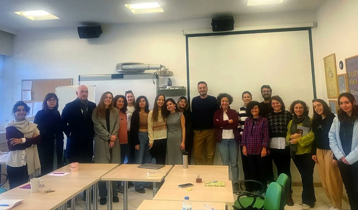 "Zamanın Duyguları" Seminer Serisinin ikincisinde bugün Doç. Dr. Haktan Ural "Duygulanımsal Kamular ve Ritüel Oluşumları" başlıklı seminerini gerçekleştirdi. <a href="/Hacettepe1967/">Hacettepe Üniversitesi</a> <a href="/audtcfsosyoloji/">dtcfsosyoloji_resmi</a>