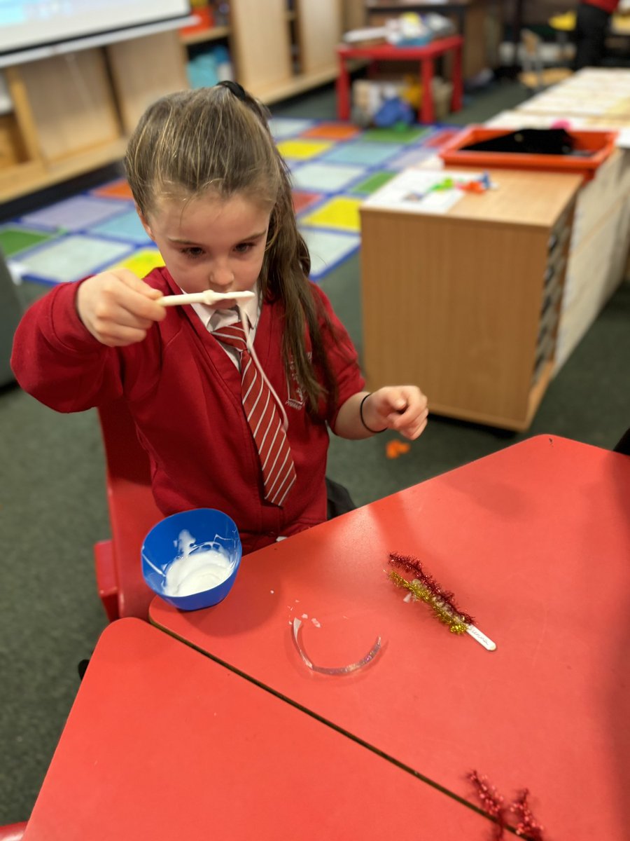 We are making sparklers at our creation station - we will use these in our role play area tmw to practice using them safely and how to store them safely after use <a href="/StTeresasPS/">St. Teresa's Primary</a> <a href="/PPGlasgow/">Play Pedagogy</a>