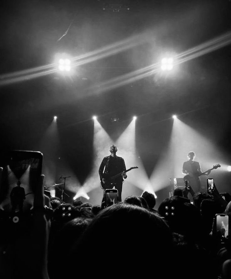 okropny_absurd's tweet photo. HALO OSOBY IDĄCE NA CIGARETTES AFTER SEX #CAS #cigarettesaftersex #XsWorldTour #casconcert #casWarsaw
Od której zamierzacie kolejkowac????
Możecie dać rt https://t.co/PuXvRQpBZS