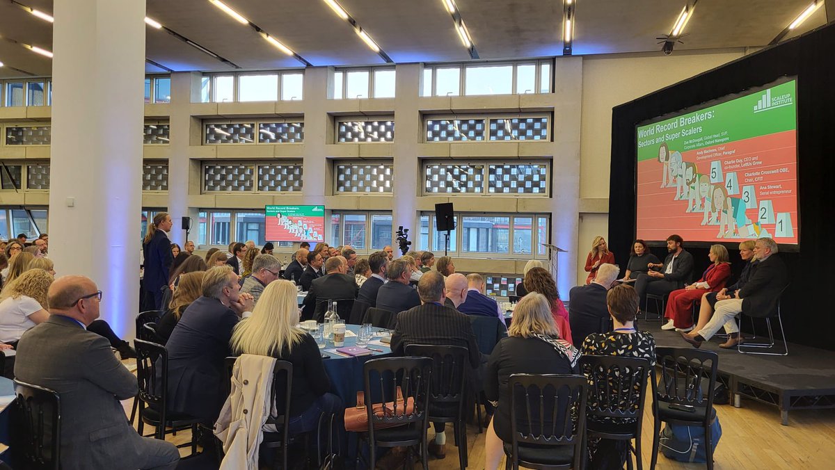 scaleupinst's tweet photo. Zoe McDougall, Global Head, @nanopore @AnaCStewart @ccrosswell Charlie Guy CEO @LettUsGrow Andy MacInnes CDO @Paragraf_Gr take to the stage this afternoon. #scaletogether https://t.co/Nem69Ym3Bb