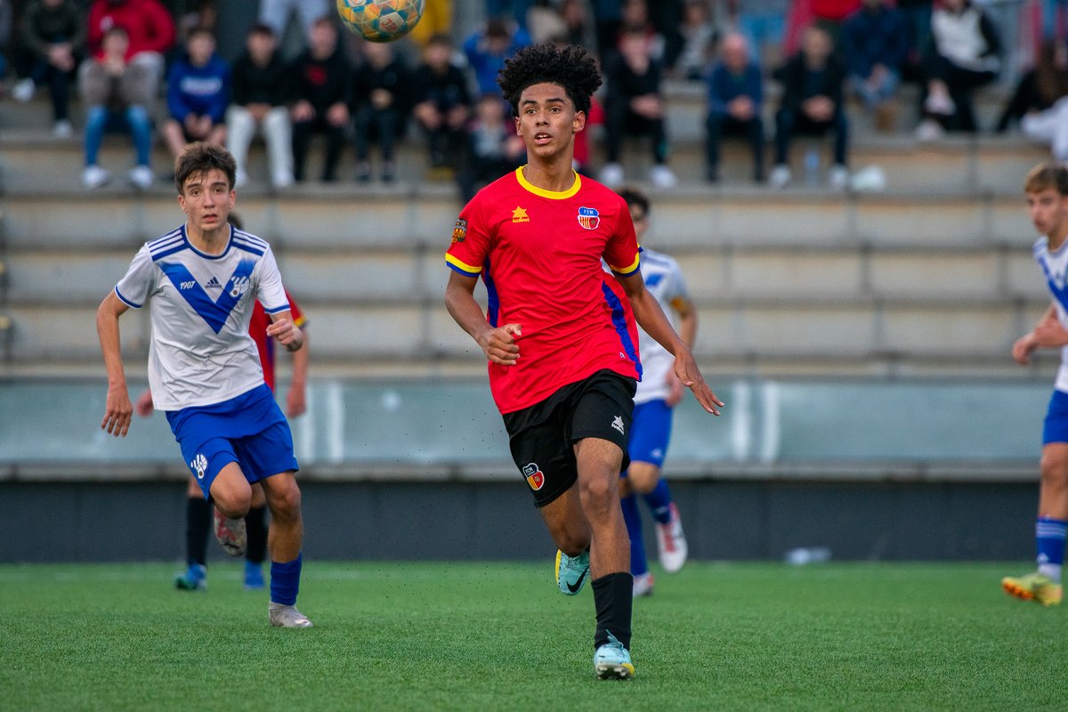 📖 Les fotos de la base 🖼️
🏃🏻‍♀️ #FCMartinenc 2024/2025 🏃‍♂️

⚽️ Cadet A Masculí
🤝 Partit davant el <a href="/CEEuropa/">Club Esportiu Europa</a>
📅 02/11/2024

📷 <a href="/vinyets_paula/">Paula 🪐</a> 

#SomMartinenc