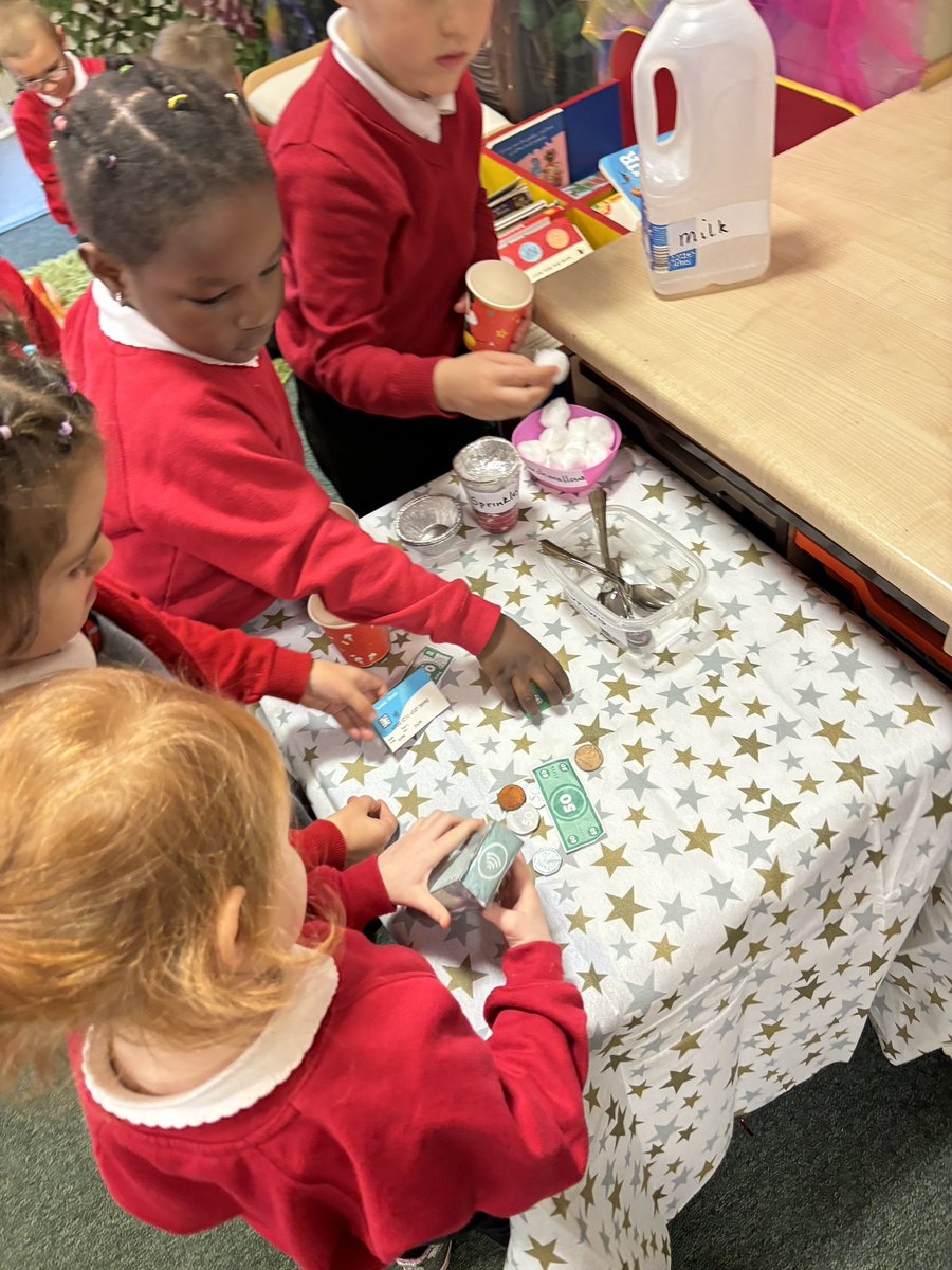 We also have a hot chocolate cafe - the  chdn enjoyed using our new ‘chip and pin’ machine 💴 #reallifecontexts <a href="/PPGlasgow/">Play Pedagogy</a> <a href="/StTeresasPS/">St. Teresa's Primary</a>