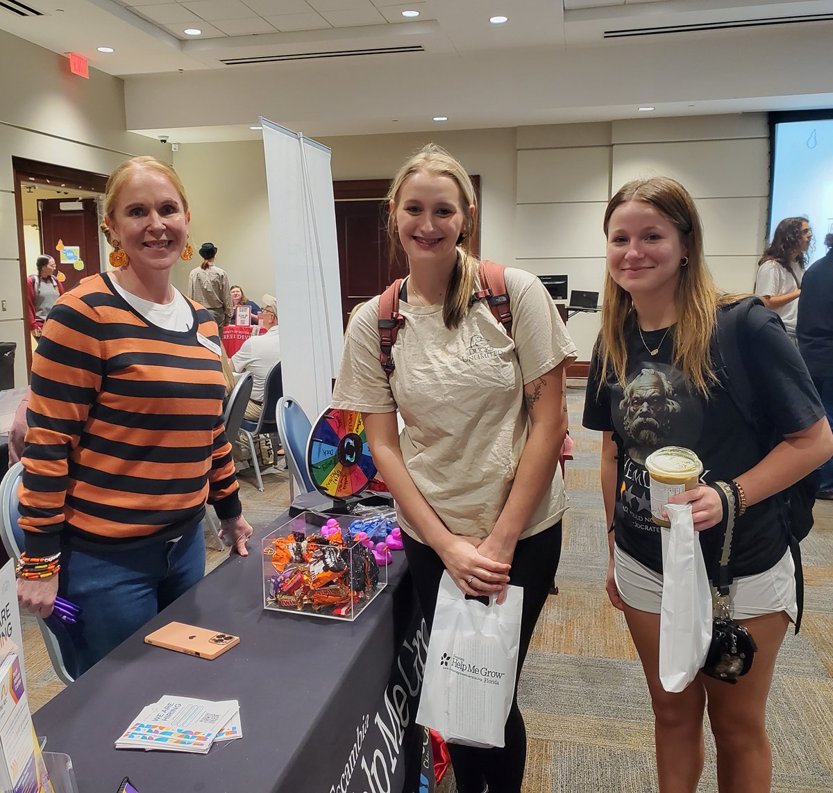 OCEatSouthAL's tweet photo. Thank you to everyone who came out and participated in JagServe! to learn about upcoming community volunteer and internship opportunities. If you missed the event but still want to volunteer, it's not too late; just visit South Serves: https://t.co/yy2OUE0sQY. 
#SouthServes https://t.co/uKZ5cNHMm4