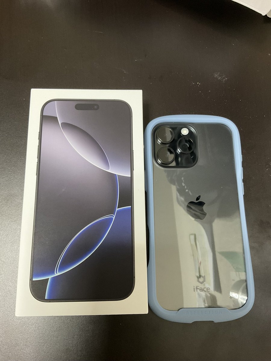 Ashiyu77's tweet photo. まじやばすぎ
父親がiPhone16 PRO MAX くれたんだけど！！！
これ夢！？
早速iFace買ってきてつけたわ https://t.co/VGlGMEKr2I