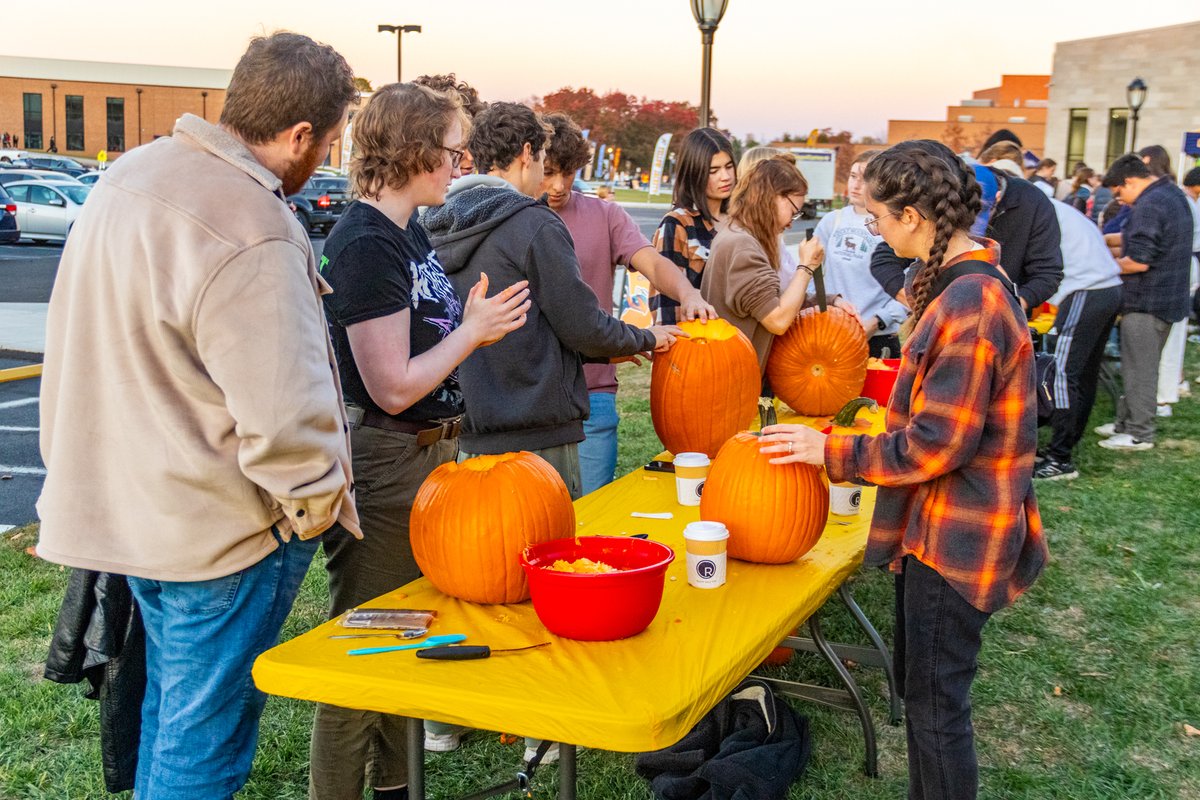 cedarville's tweet photo. 🍁 ALT 2 was a blast! From food trucks to pumpkin carving and line dancing — fall fun was everywhere! 🎃

#ALT2 #CollegeLife #MoonlightMadness https://t.co/hLzjY3wq2j