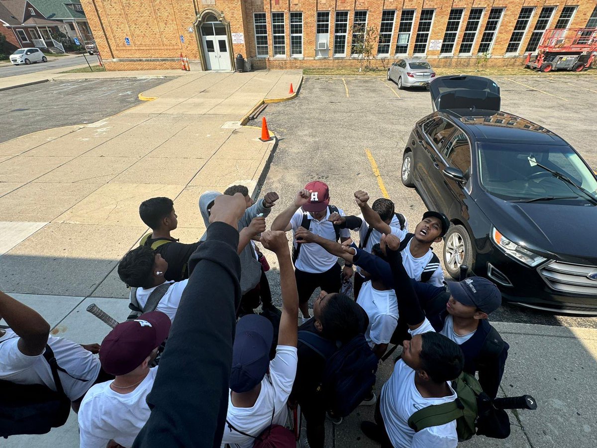 LukeSloan_7's tweet photo. Hamtramck High School hasn’t had a boys tennis team in two decades. That changed this fall, and the result was life-changing, for a group of players from across the globe.

“You don’t get that, literally anywhere else, maybe in the world.”

Their story, today on @WWJ950. https://t.co/ZK3avUS4wf