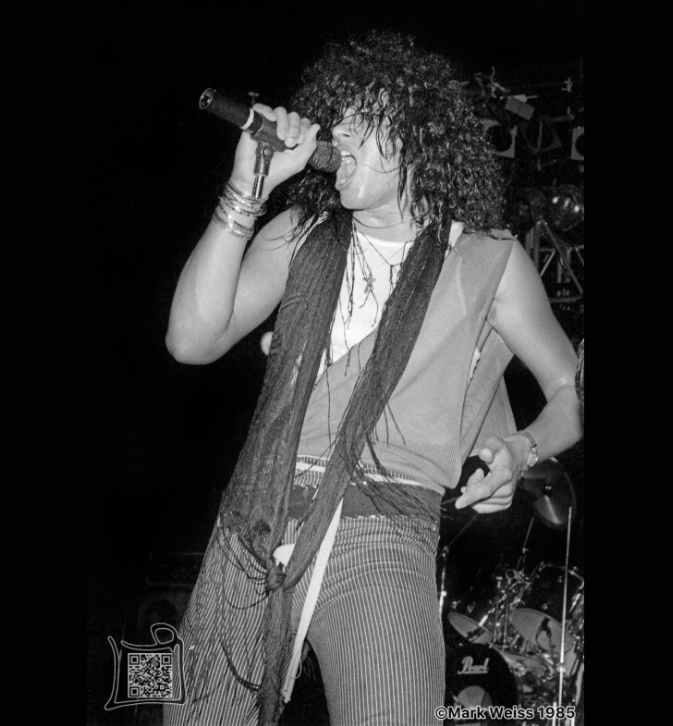 markweissguy's tweet photo. Happy Birthday to @jeffscottsoto
(Born on November, 4, 1965). Had fun messing with him at MOTM at my Photography Workshop Summer 2022. https://t.co/ccqslX4lis
Get my book here: https://t.co/doJo1LkmOA #JeffScottSoto #sonsofapollo #yngwiemalmsteen #transsiberianorchestra https://t.co/AFToKaoWJZ