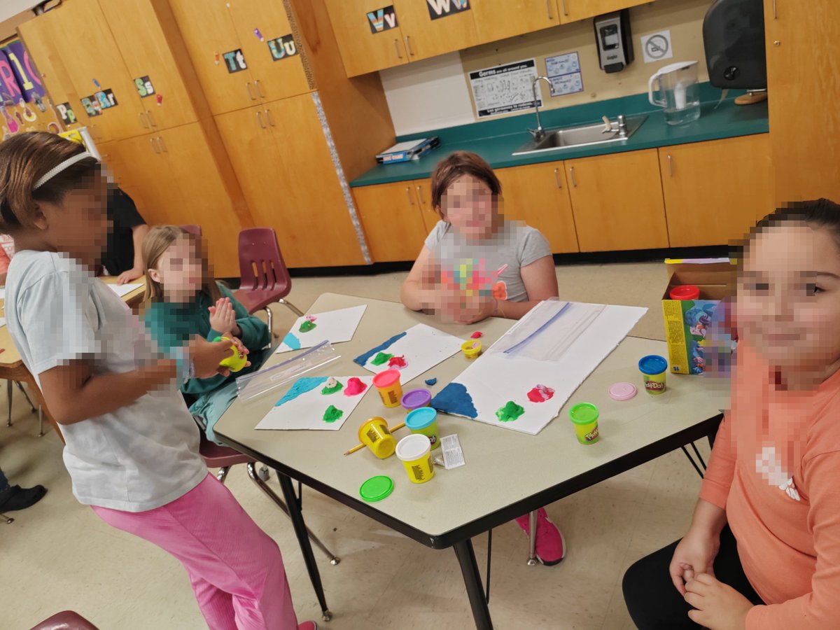 "Relieve" project.
At the end of our main lesson, students put in practice what they have learned doing this project. They enjoyed working with clay! 
#UnitingOurWorld
#SocialStudies
#Landscape
<a href="/ParticipateLrng/">Participate Learning</a> 
#PBL