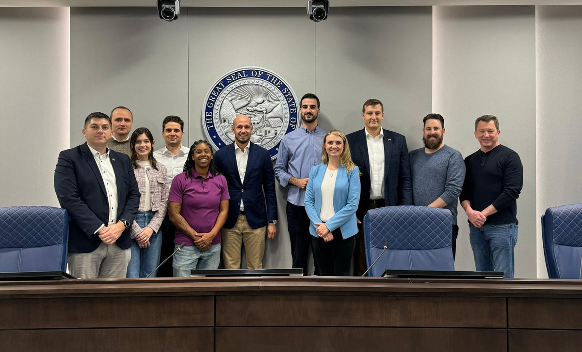 ACYPL's tweet photo. #acyplElections delegations had a packed weekend observing the final days of the election in AZ, NC, NV, &amp; PA — from a campaign rodeo event and touring capitol buildings and governor's mansions to observing canvassing efforts &amp; more. #ExchangeOurWorld #ECAGlobalLeaders [THREAD] https://t.co/ei1tZmbQYD