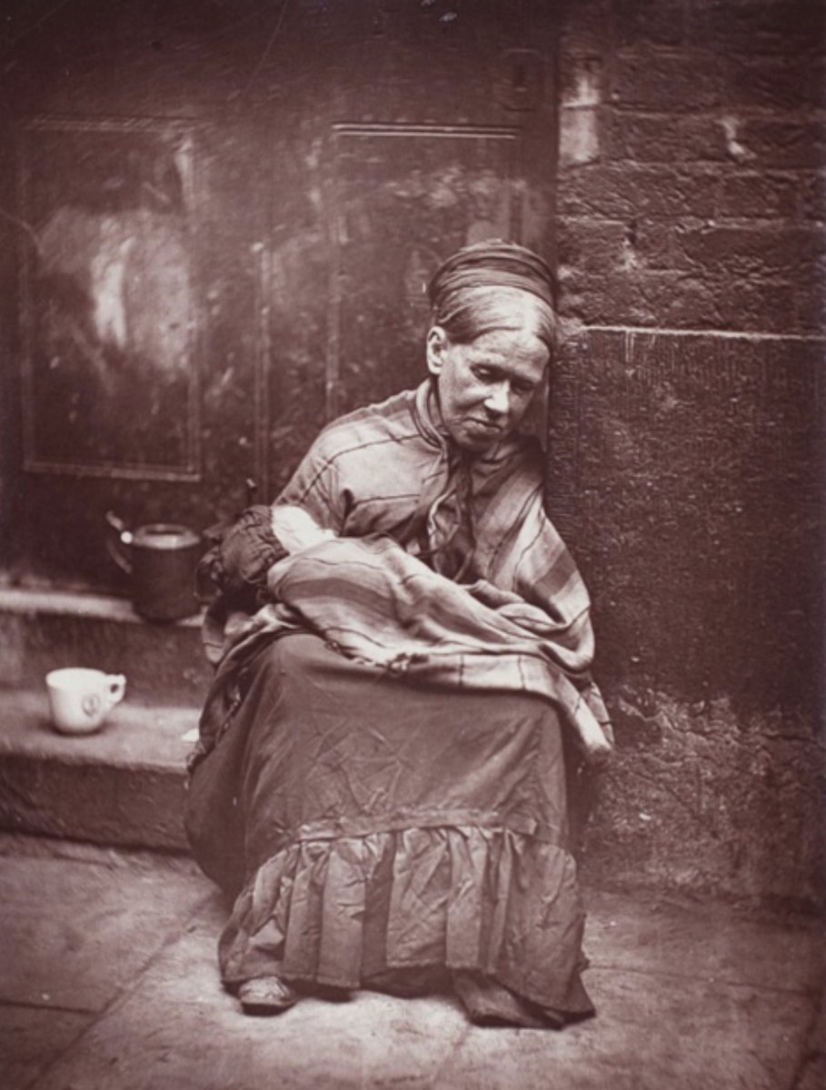 sim_barr's tweet photo. #StreetLifeInLondon

A document of #workingclass Londoner #streetscenes from 1877 containing images by #photographer #JohnThomson. Although the subjects were posed, it is considered an early example of  #documentaryphotography

#streetphotography #streetphotographer #photography https://t.co/HFCGWhKQnh