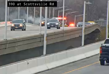 TotalTrafficALB's tweet image. On 390 North at Scottsville Road there is a vehicle fire blocking the right lane. #ROC #Rochester @Chili @traffic