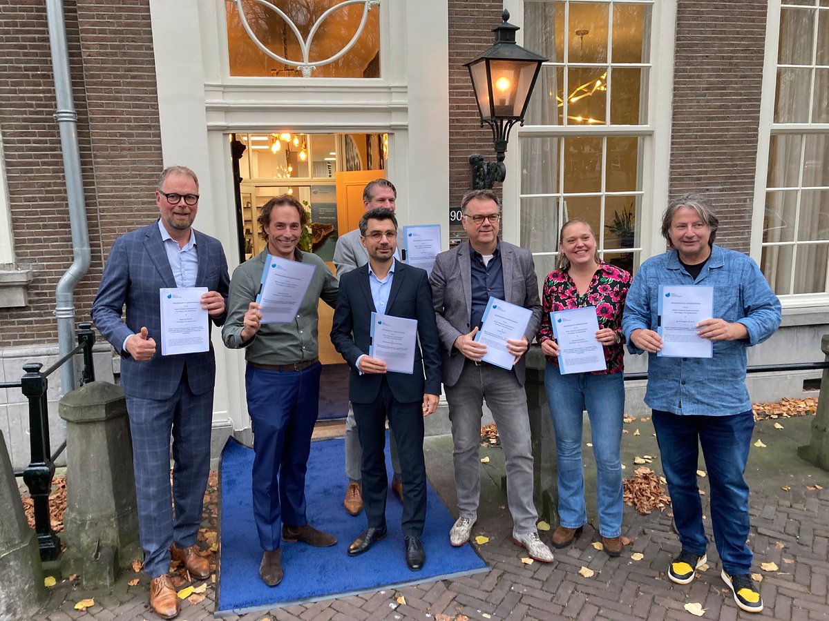 🌍💧 World Waternet teams up with WFI to develop the Water Footprint Compensation Initiative—a programme to help companies restore water resources. 

Ready to dive in? Read the press release here: wereldwaternet.nl/en/latest-news…

#WaterSustainability  #CorporateResponsibility