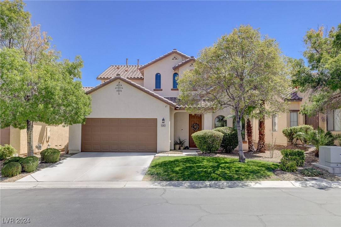 THENITROGROUPLV's tweet photo. 11242 Fiesole Street, Las Vegas, NV 89141 JUST SOLD🔥 Contact us for assistance in doing the same with your property. SCOTT JONES 702-300-7494 ✍️ CALL TODAY  
The buyer was first to see this home at my Open House 🏡 
THE NITRO TEAM @ REALTY ONE GROUP ☝️ 
BE FIRST NOT LAST! https://t.co/ltEMZa5Xpf