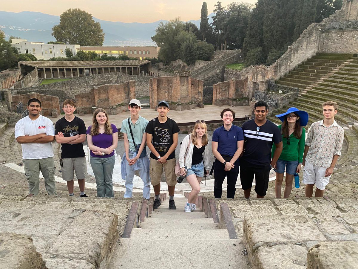 TiffinClassics's tweet photo. Pompeii’s Large Theatre! https://t.co/vtgdtZfWjg