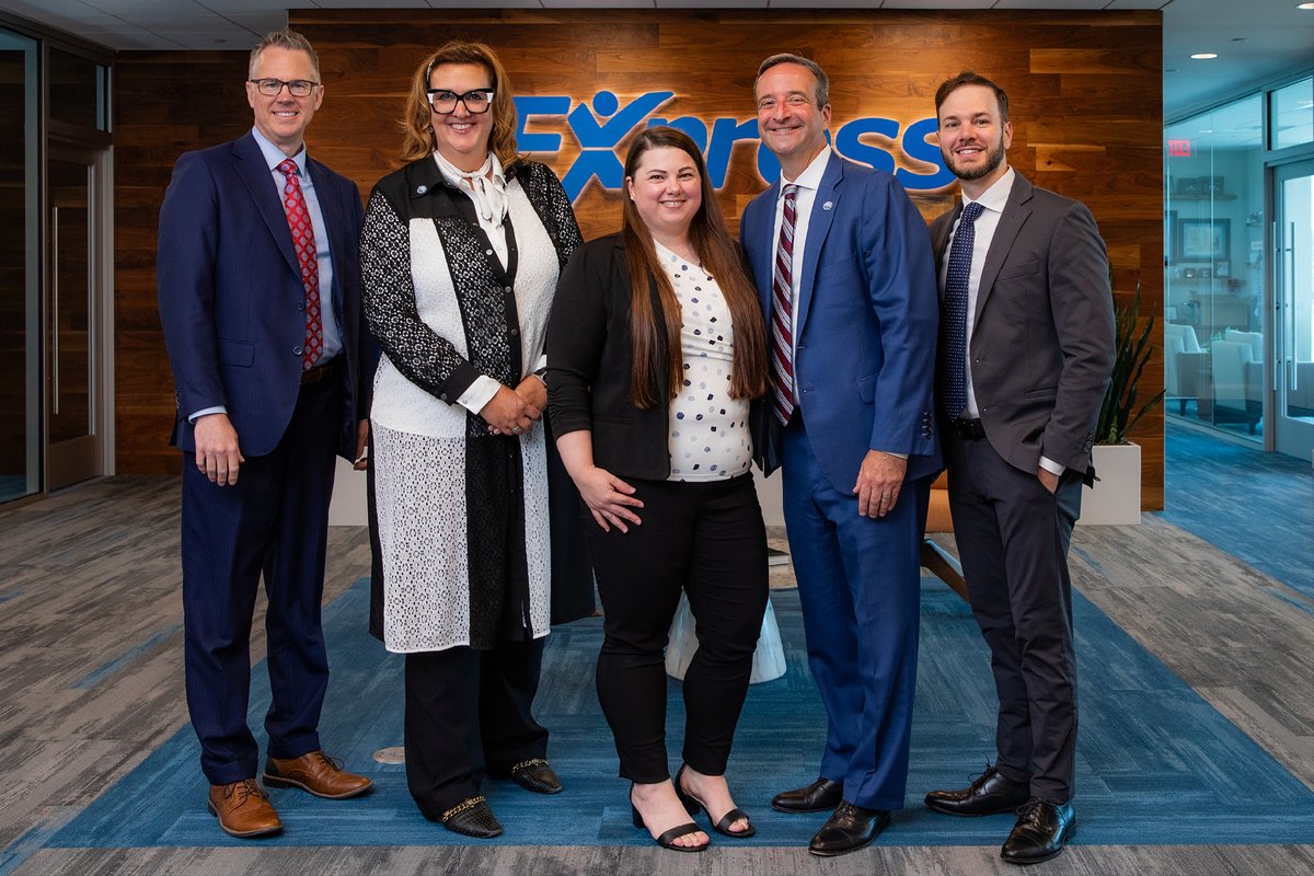 expressfran's tweet image. Congratulations, Brandie Viator, on being named the new Franchise Owner of the Express office in Layton, UT! We are ecstatic to have you as part of the Express family. We can't wait to see your positive impact on the community!

#ExpressFranchising #LaytonUT #ExpressPros