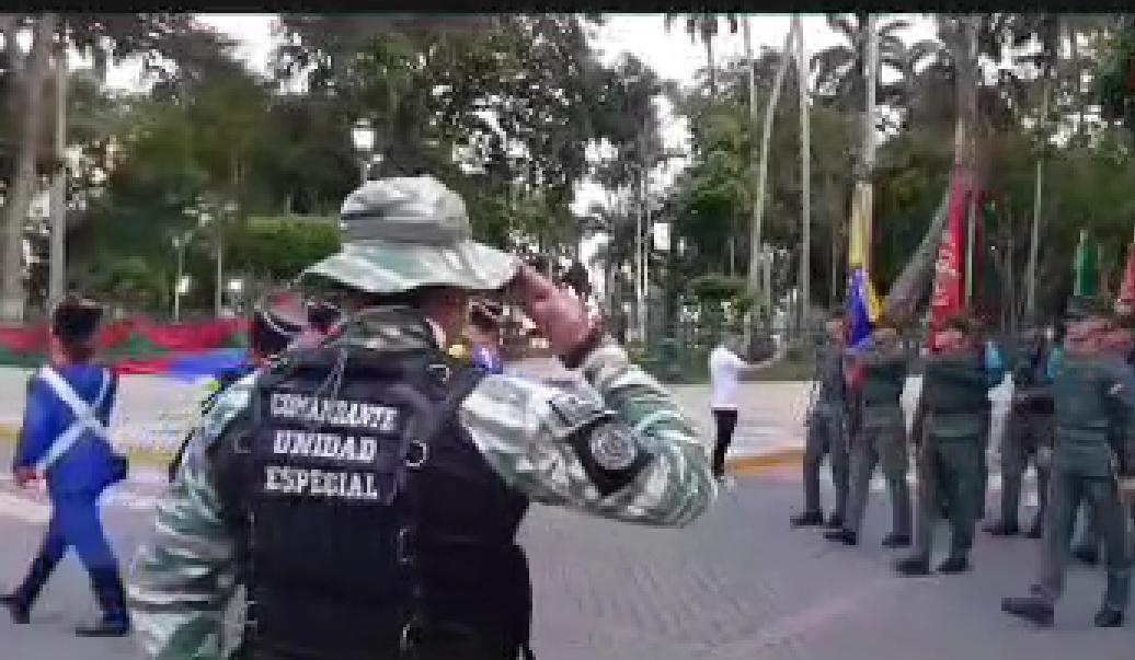 uei132's tweet photo. La Unidad Especial Lanceros del @132arichuna fue la encargada de representar a nuestra @Milicia_B1 del estado Lara en la Izara y la Arriada de Bandera. @CEOFANBVE  @dhernandezlarez @vladimirpadrino @ReinaldoABB 
Hoy más que Nunca, Dudar es Traición. Integrar es Vencer. https://t.co/ejW9bCjOqS