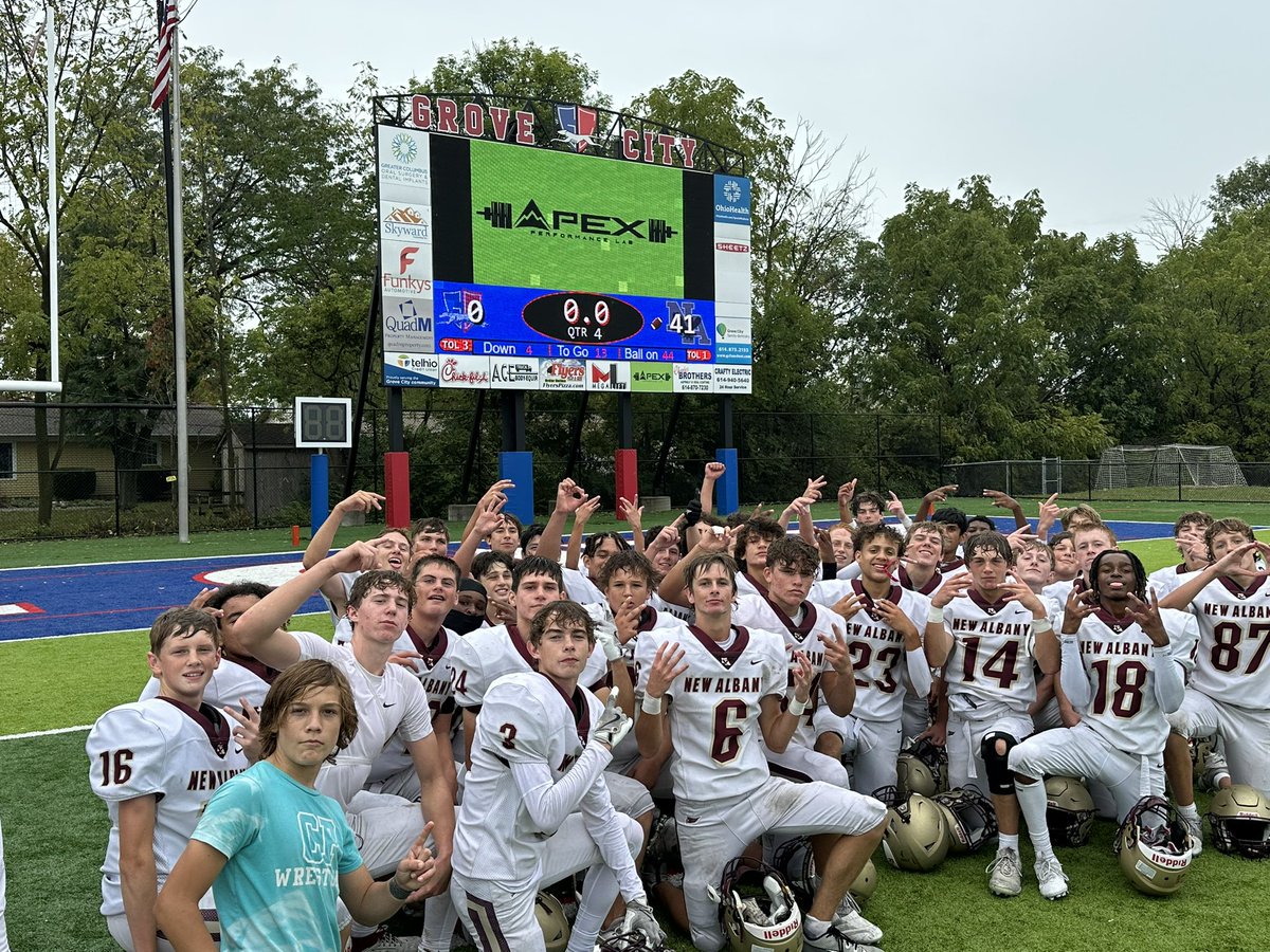 We congratulate the Class of 2028 on an incredible freshmen season. 

Final record of 7-3 against a schedule of opponents w/ 7 teams winning 7 or more games this year. 

Against an incredibly difficult schedule, injuries &amp; adversity week in &amp; week out, these dudes embraced FINISH