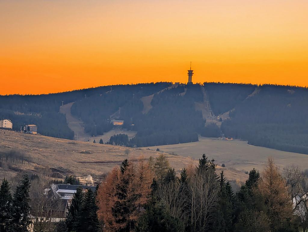 Puppelzzz's tweet photo. #landscape #erzgebirge #sachsen #germany #view #panorama #photography #keilberg #klinovec https://t.co/OnVMLYiSwF