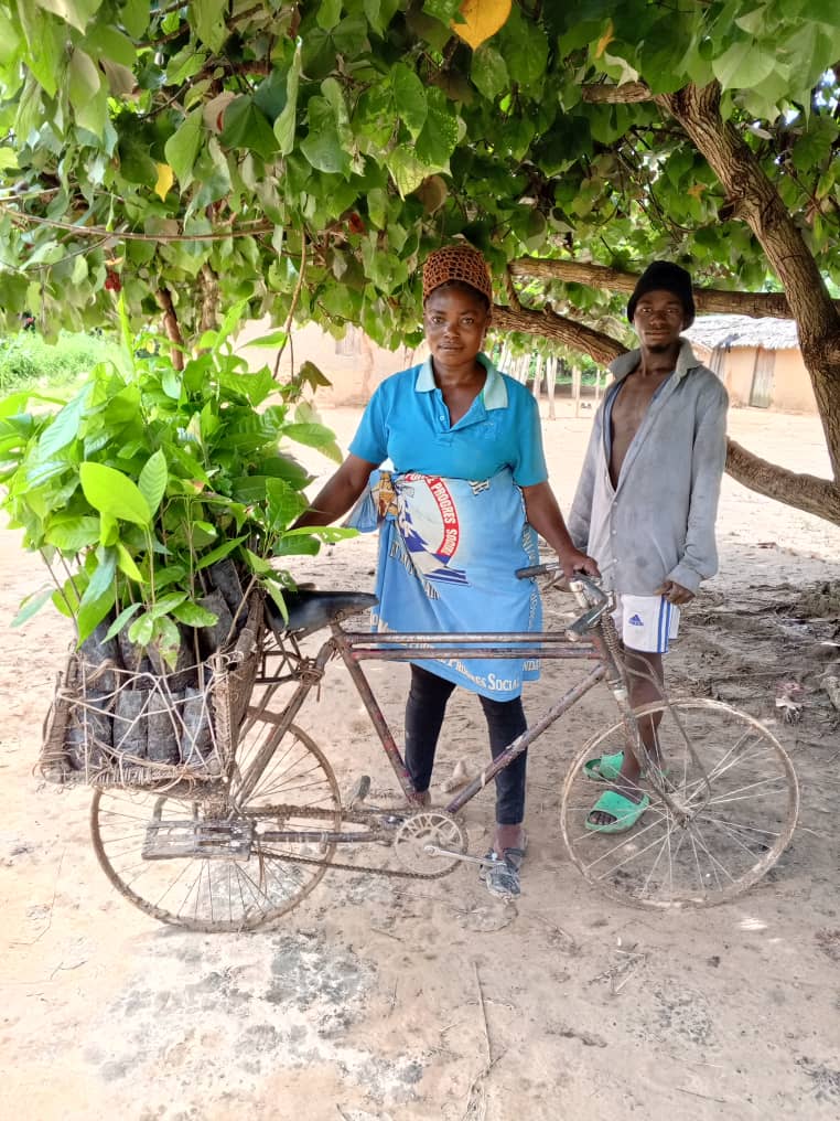 Dominique Kasimba (@dominiquek89097) on Twitter photo Les jours comme les nuits les femmes de notre cooperative determiner à atteindre leurs autonomies financière sont determiner à mettre en place leurs plantations de cacaoyer dans la province de la Tshopo <a href="/fatshi13_/">Félix A. Tshisekedi</a> <a href="/MutombMutshail/">Grégoire Mutshail Mutomb</a> <a href="/PaulinLEND9334/">Paulin LENDONGOLIA</a> Les jours comme les nuits les femmes de notre cooperative determiner à atteindre leurs autonomies financière sont determiner à mettre en place leurs plantations de cacaoyer dans la province de la Tshopo <a href="/fatshi13_/">Félix A. Tshisekedi</a> <a href="/MutombMutshail/">Grégoire Mutshail Mutomb</a> <a href="/PaulinLEND9334/">Paulin LENDONGOLIA</a>