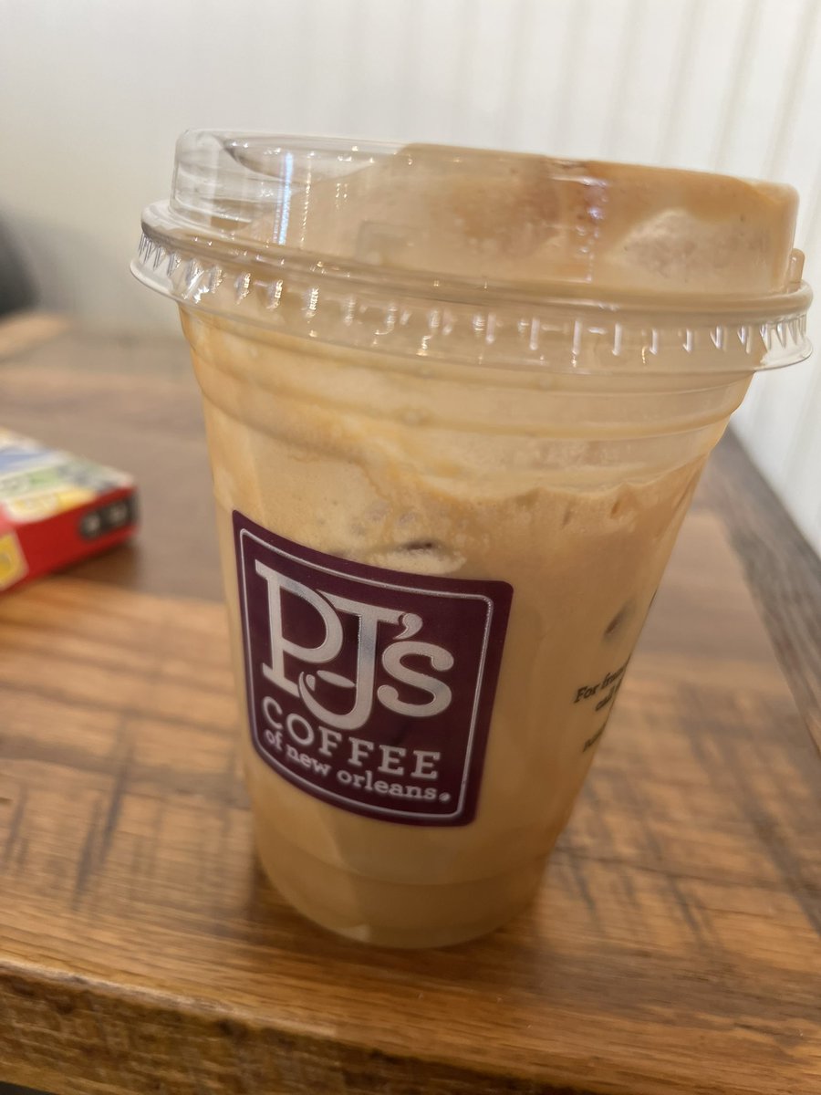 Elynnsun's tweet image. #PJSCoffee #PumpkinSpicelatte 🎃