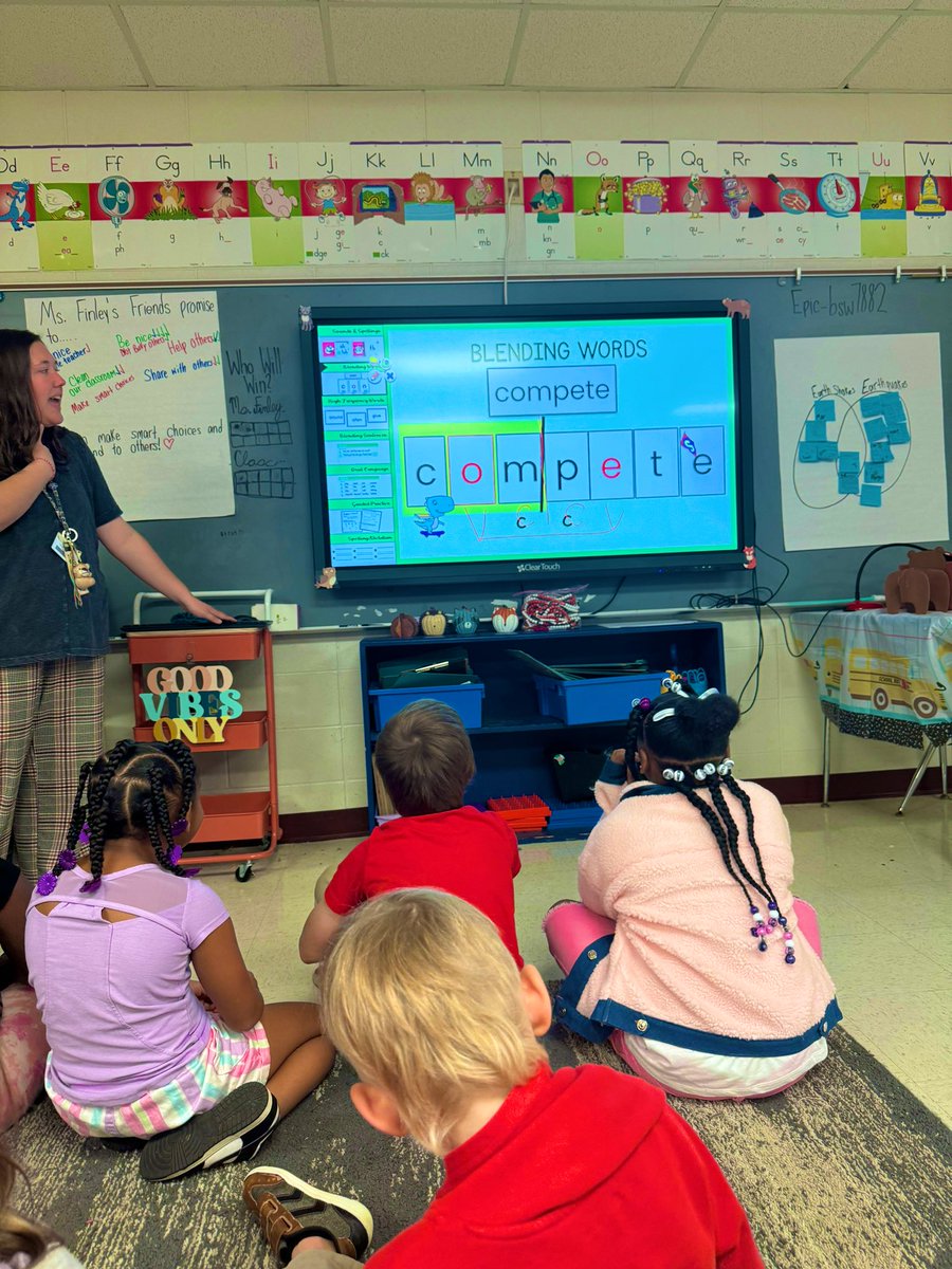 Jodi Mitchell (@mrsmitchell_mes) on Twitter photo Ms. Finley’s students are using what they know about syllabication to read words! <a href="/MunfordElem/">Munford Elementary</a> <a href="/TCBOE/">Talladega Co Schools</a> <a href="/MyraBEdwards/">Myra Edwards</a> <a href="/AshleyGableEDU/">Ashley Gable, NBCT</a> #workingonmyroar Ms. Finley’s students are using what they know about syllabication to read words! <a href="/MunfordElem/">Munford Elementary</a> <a href="/TCBOE/">Talladega Co Schools</a> <a href="/MyraBEdwards/">Myra Edwards</a> <a href="/AshleyGableEDU/">Ashley Gable, NBCT</a> #workingonmyroar