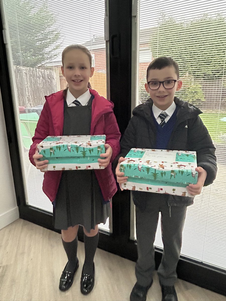 NicolaB90304437's tweet photo. Shoeboxes ready for Ukraine 🇺🇦 safe travels Mr Tunstall 💙💛 @halewoodcofe https://t.co/Mvg1TQiMzd