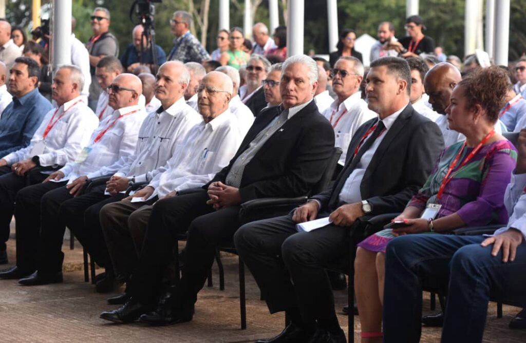 El presidente cubano, <a href="/DiazCanelB/">Miguel Díaz-Canel Bermúdez</a>, asiste hoy a la apertura de la 40 Feria Internacional de La Habana #FIHAV2024 que tiene por sede el recinto ferial de Expocuba.