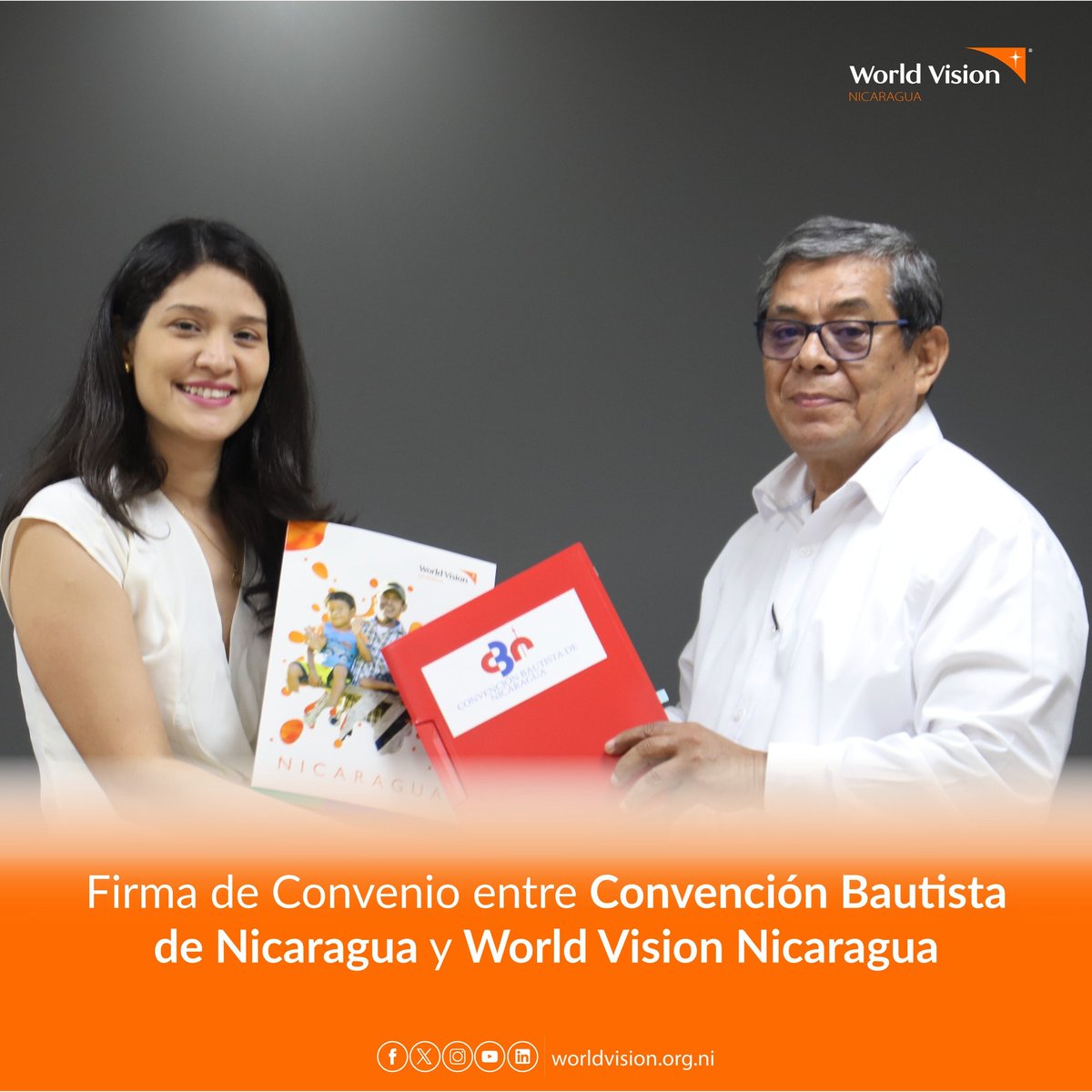 Celebramos la firma del convenio entre la Convención Bautista de Nicaragua y WVN. Este acuerdo representa una oportunidad para continuar el acompañamiento a comunidades de fe, protección infantil, la unidad familiar y el discipulado cristiano. ¡Gracias a Dios por esta bendición!