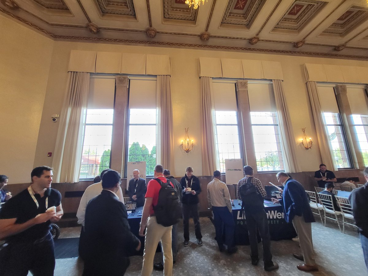 LithiumWerks's tweet image. We appreciate everyone who stopped by at the NXP Tech Days. It was a pleasure to showcase our innovations for the automotive sector and connect with visionary professionals in the field.