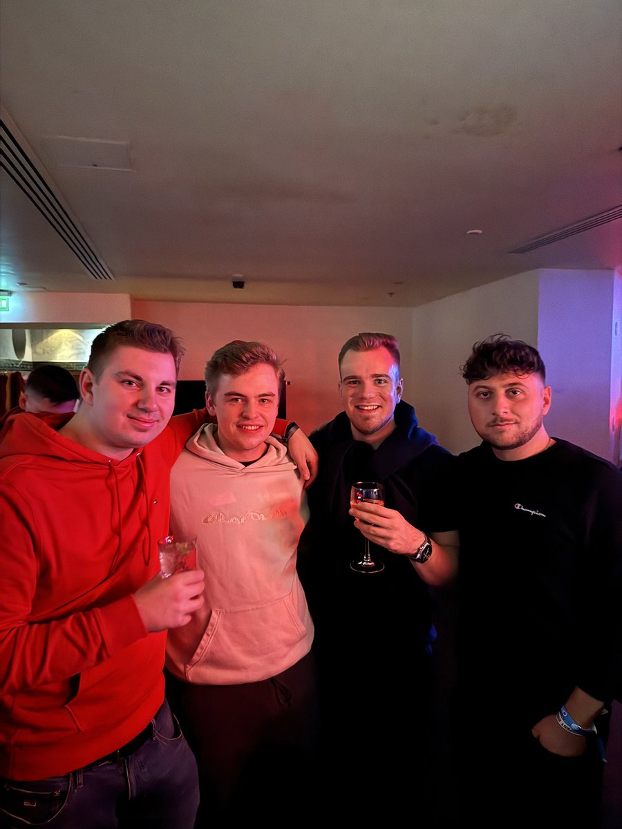 After-Show-Party with the Champs 🥳