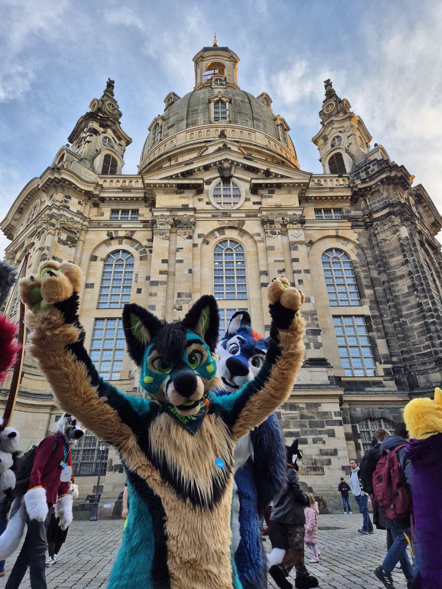 Today a picture from my home town Dresden. 😁😁

🐺:<a href="/SpaceWuffy/">SpaceWuffy</a> 
🪡:<a href="/MadeFurYou/">Made Fur You</a>
📷:<a href="/egnur/">Spots'n Stripes 🐅🐶 🔜 Furizon</a> 

#fursuiting #furryfandom #Fursuit #furryartwork #furryart #furry #Fursona #madefuryou #MFY