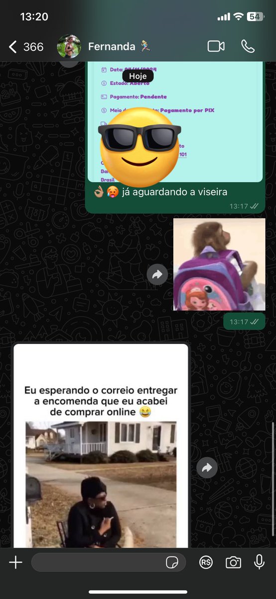 eumyllachristie's tweet photo. assim de saúde toda ansiosa pra fazer minha corridinha de idoso pace 11:00 usando a viseira do @burnouteam https://t.co/GHk8NSYrRm