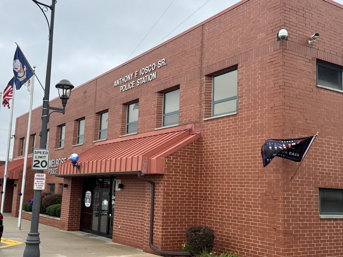 The police station in the Village of Melrose Park in suburban IL has a Trump flag outside its building. Apparently, the top cop defended it saying they endorsed Trump. This is a public govt building making this v ilegal &amp; they need to be held accountable.