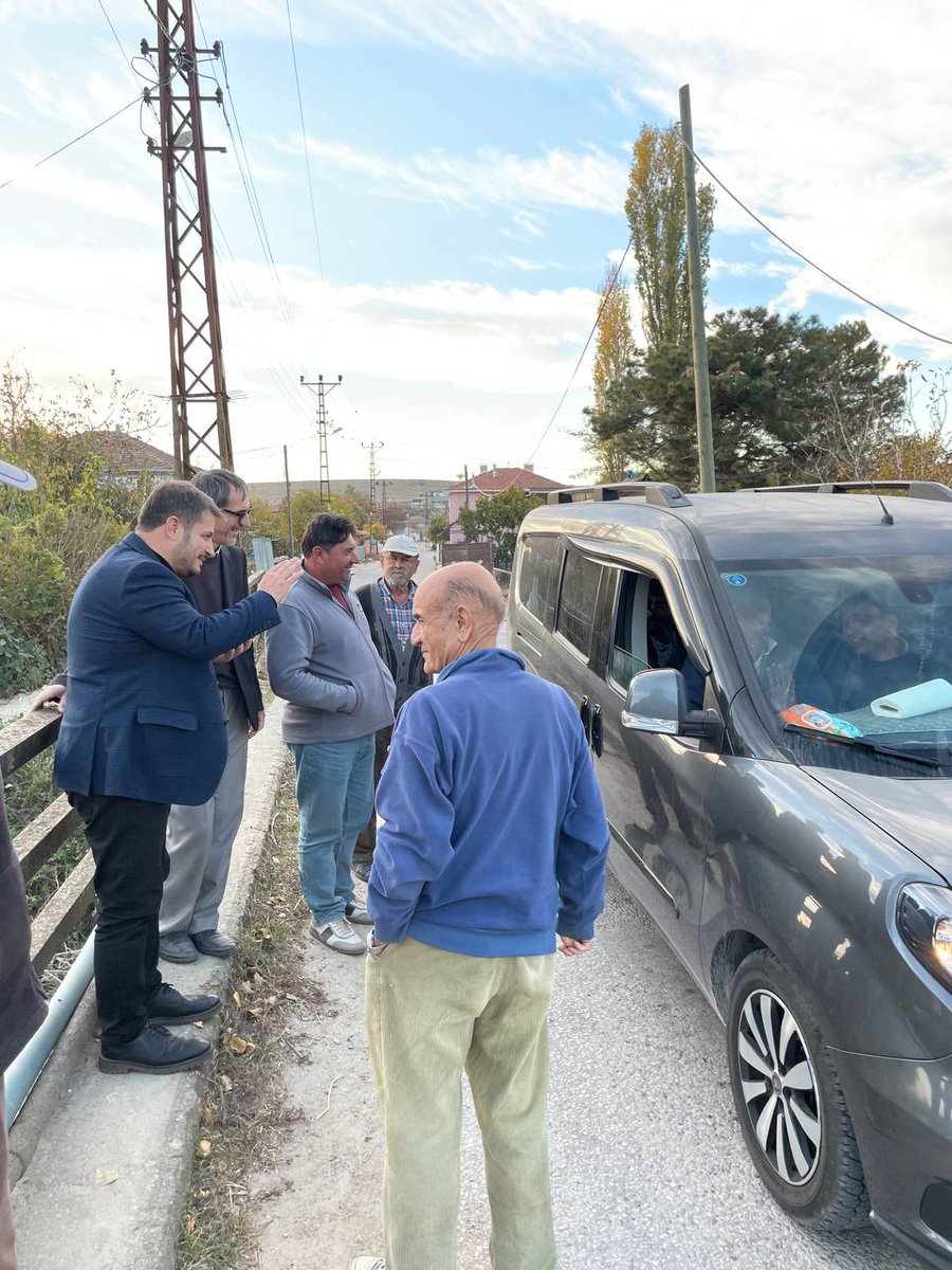 HKarasu39's tweet photo. ⛳️Osmancık köyümüzde,
#KırklareliİlÖzelİdare olarak, Köy içi yıpranan yolları düzlenleme çalışmalarımızı gerçekleştirdik.
Vatandaşlarımıza mutluluğu, çalışma azmimizi dahada güçlendiriyor ve #Milletimize hizmet yolunda durmadan çalışmaya devam ediyoruz. https://t.co/o1rIWpcZXr