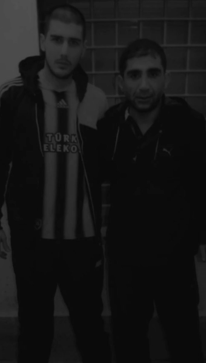 Sosyal medyada kasıtlı ve örgütlü sekilde yapılan, ağır tahrik içeren paylaşımların cezasız kaldığı bir ortamda, Sefa Reis'in ve Fenerbahçe'nin emaneti olan GFB tribün lideri Cem Gölbaşı'nin yanındayız.