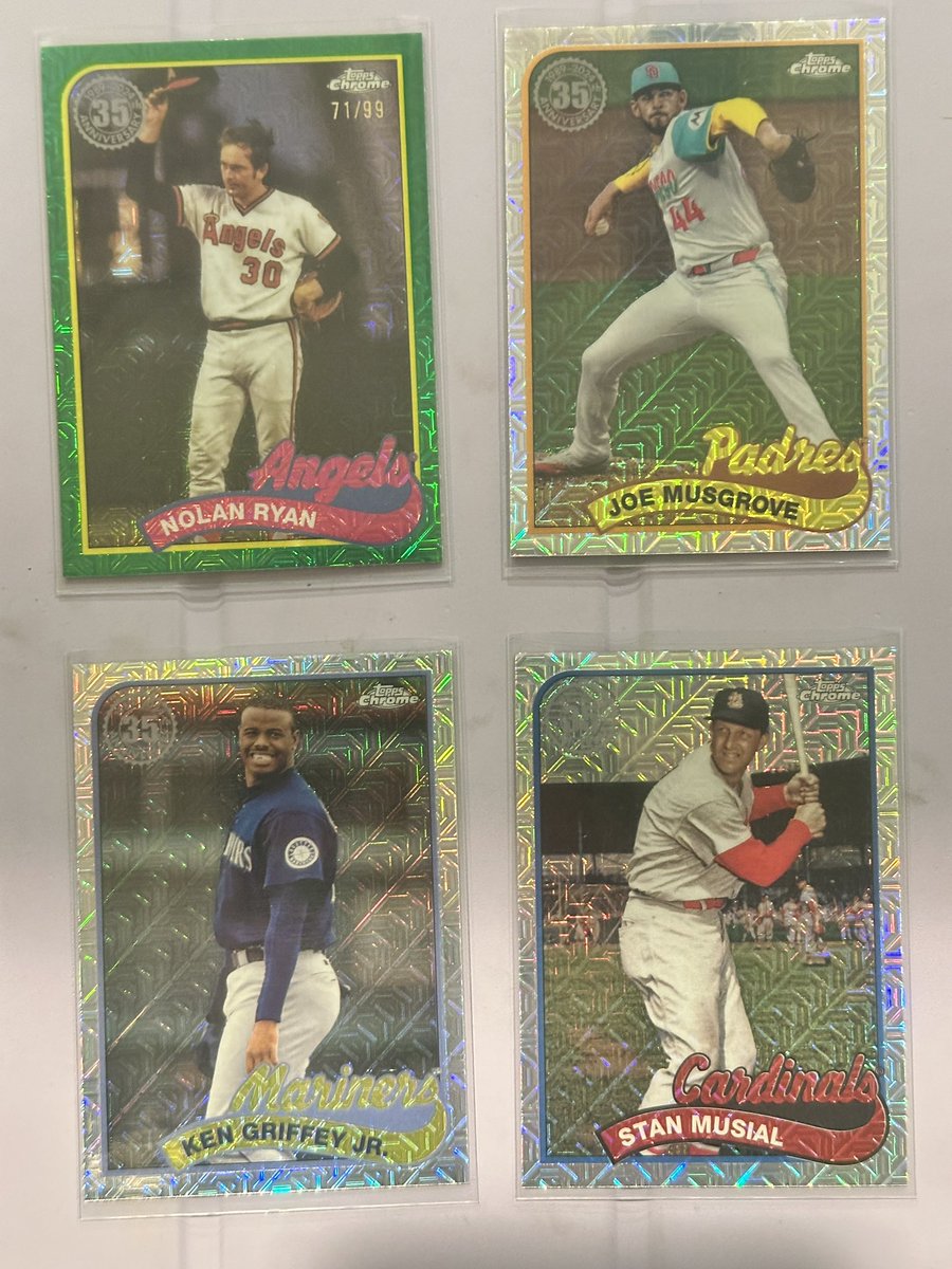 ilikeflags's tweet image. with this nolan ryan green refractor /99 card and the landon knack auto, this update series box i got for $85 almost paid for itself. not too shabby and still another 8 packs to open. #topps #refractor #autograph @LKnackers @CardPurchaser