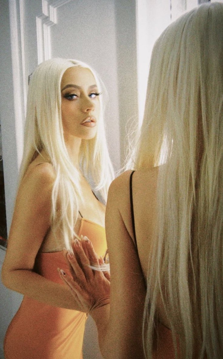 XtinaLoverr's tweet photo. What song should @xtina perform at the Kamala Harris rally today? https://t.co/hW5X6TkB2b