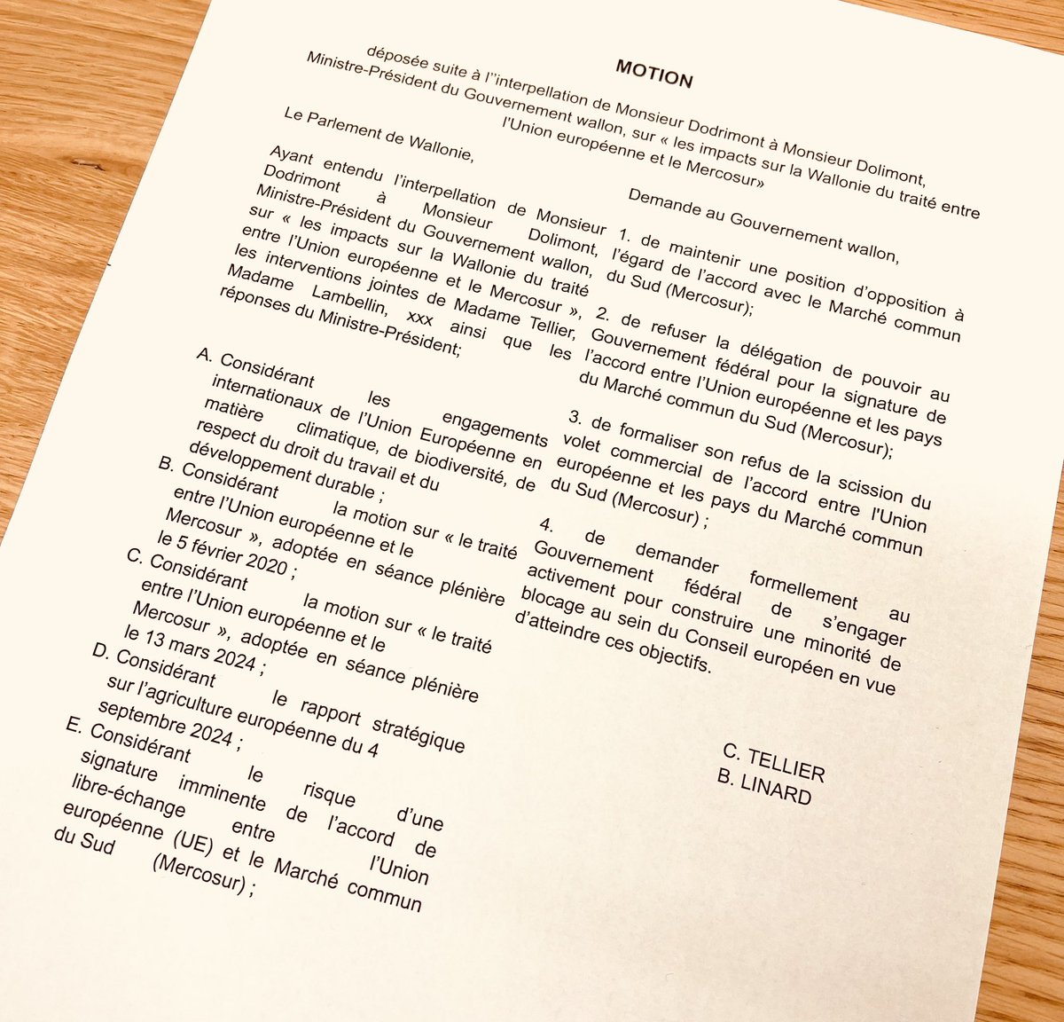 #Mercosur : Il faut que le Parlement de Wallonie adopte une position claire ce mercredi :
- refus de la délégation de signature au Gouvernement fédéral ;
- refus de tout procédé qui favoriserait une adoption au mépris de la démocratie.
La Belgique doit bloquer cet accord !