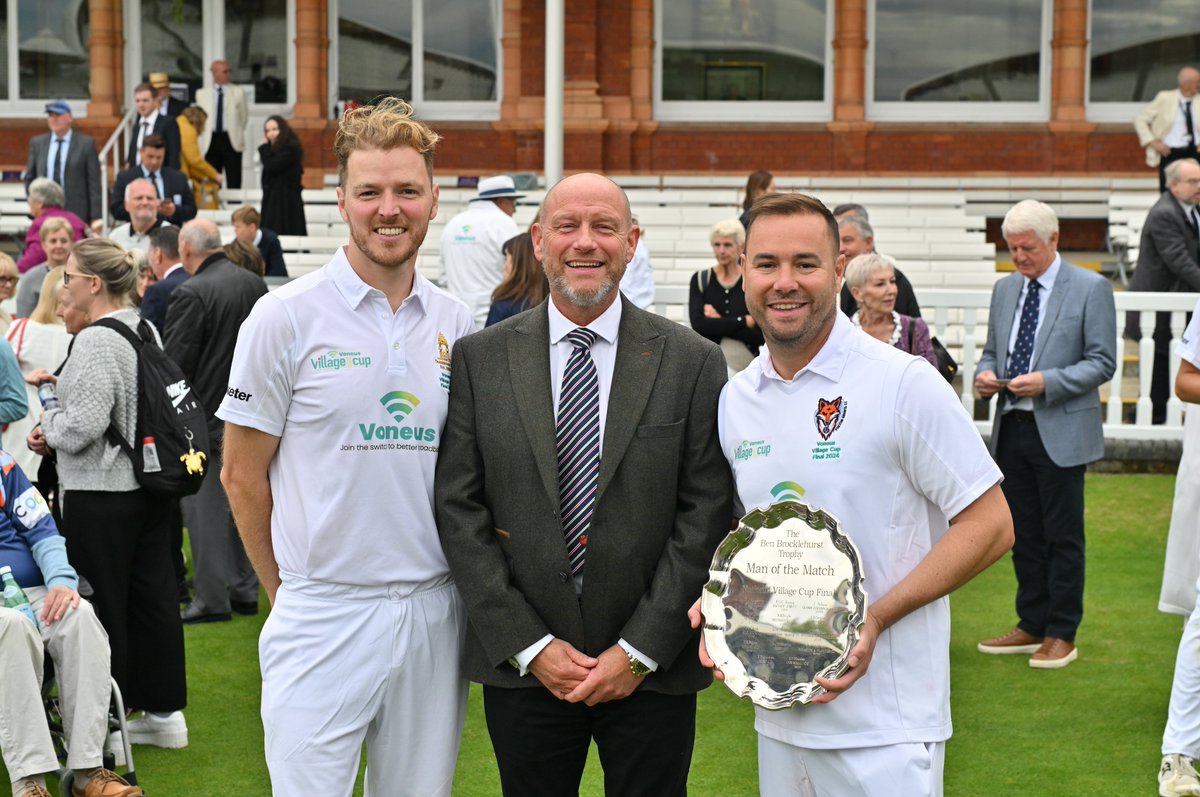 Can you name a more iconic <a href="/voneusbroadband/">Voneus</a> Village Cup trio? 💯

Recalling the moment Lord's final centurions <a href="/DumbletonCC/">Dumbleton Cricket Club</a>'s <a href="/CharlieGarratt1/">Charlie Garratt</a>, <a href="/ElvastonCC/">ElvastonCricketClub</a>'s Paul Birch and <a href="/foxtongrantacc/">Foxton Granta CC</a>'s <a href="/richardikaufman/">Richard Kaufman</a> met...

nationalvillagecup.com/fantastic-stan…