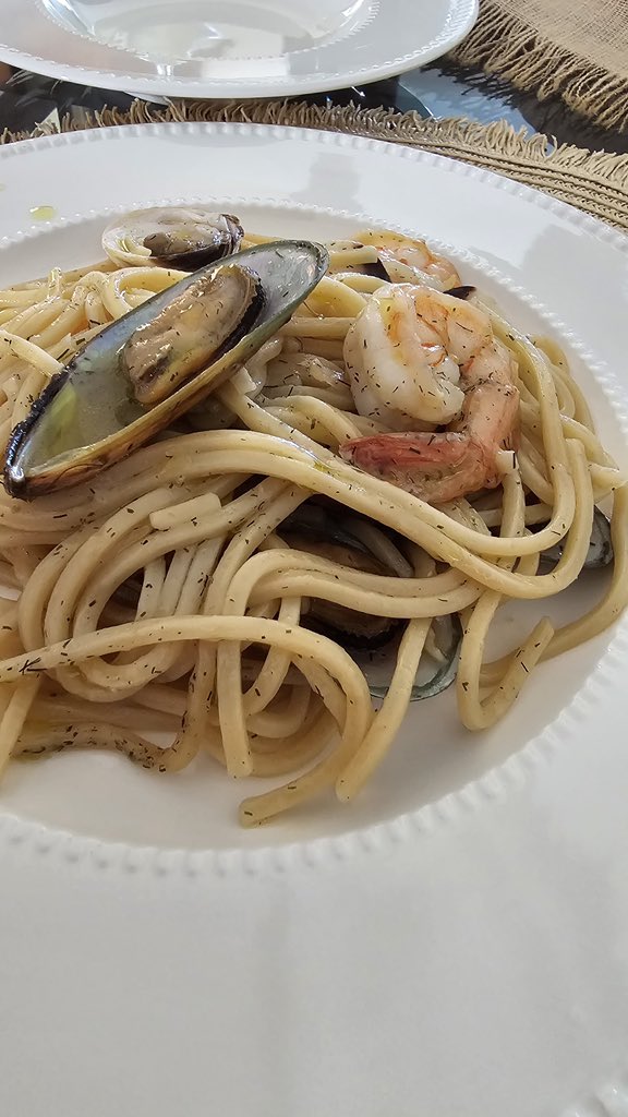 ManuelDeJsMena1's tweet photo. Lunch https://t.co/keX29D4dy3