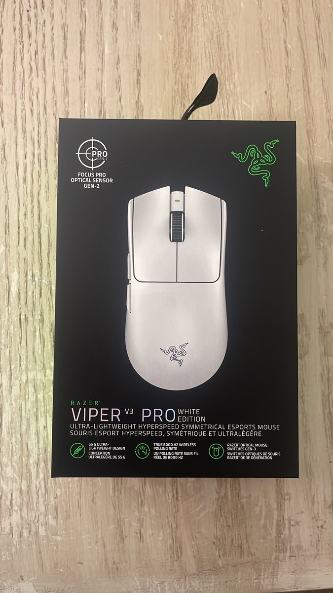 Gracias <a href="/TeamRazer/">Team RΛZΞR</a> y <a href="/SparkR6S/">Martin</a> por el regalo 😍