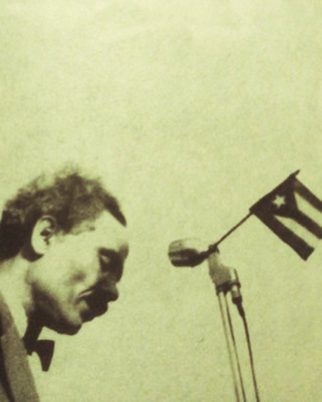"Que este sea el año que todos los puertorriqueños se resuelvan a ser dignos de haber nacido en esta tierra santa."

- Pedro Albizu Campos 🇵🇷

[✍️: Entrevista Manuel Rivera Matos
📸: Familia Albizu Campos Meneses]
#PuertoRico