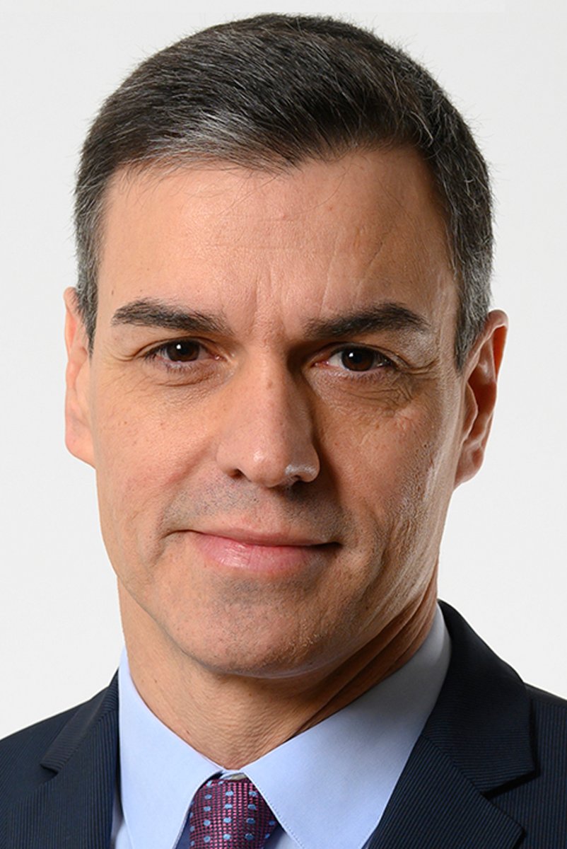 eldiariodedross's tweet photo. ¿Qué cae más simpático? ¿Pedro Sánchez, o un trozo de mierda? https://t.co/t3X7dUEfZB