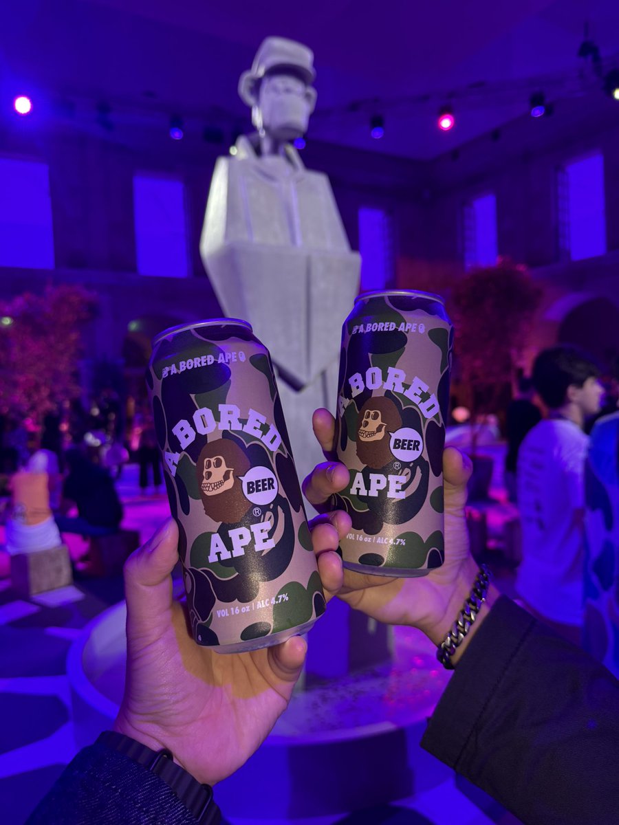 Beer always tastes better with a friend. 🍻