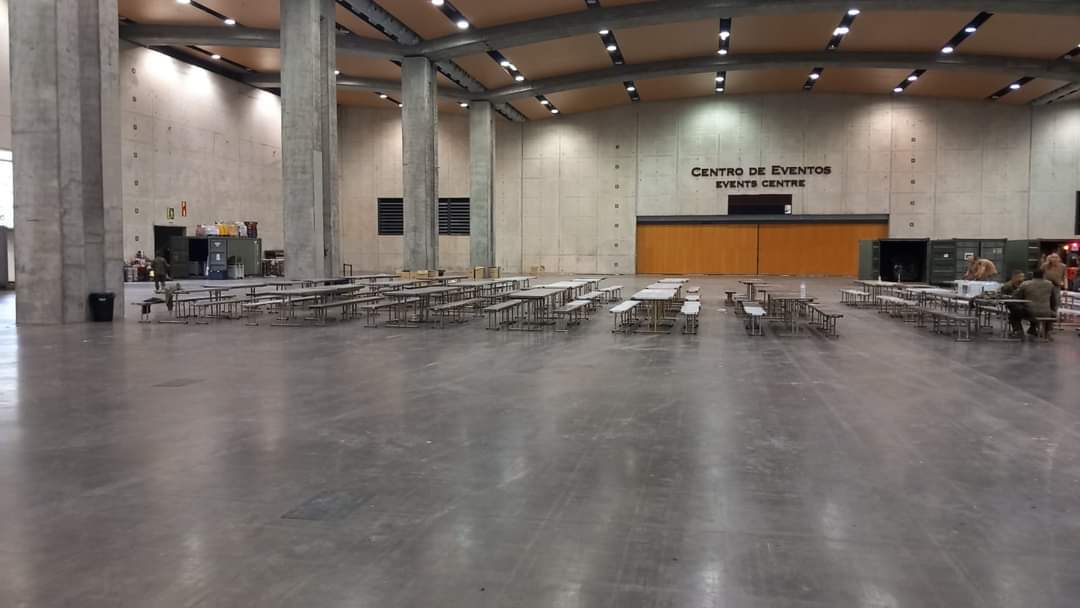 FUTER_ET's tweet photo. Así es el campamento militar montado en la Feria de Muestras de #Valencia por las Unidades de #BRILOG y #MING para alojar hasta a los militares desplazados a la Comunidad Valenciana para ayudar a recuperar la normalidad tras los daños provocados por la #DANA.
#SomostuEjército https://t.co/eJ5Et3LKJE