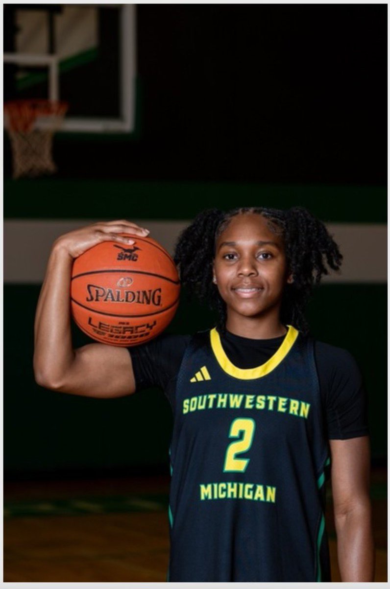Congratulations to <a href="/RayvanRush/">Rayvan Rush</a> as she picks up right where she left off. 

In her 2nd collegiate game she finished with 23pts , 10stl , 7ast, and 5 rebs. 

Breaking the <a href="/SMCRoadrunners/">SMC Athletics</a> single game steal record!! 

Keep it up 2!!!! 
<a href="/TFSo_Athletics/">T. F. South Athletics</a> <a href="/ssuburbanhoops/">Southsuburbanhoops</a> <a href="/mwehoops_eybl/">Midwest Elite Meanstreets EYBL</a>