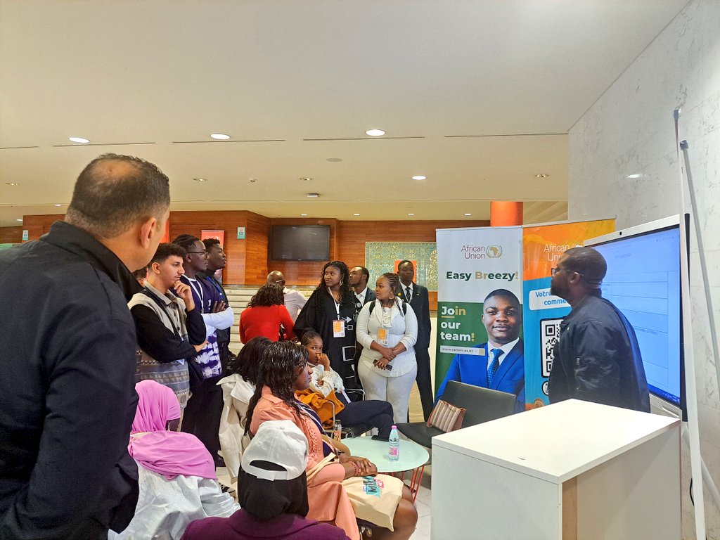 AUYouthProgram's tweet photo. The AU Human Resource Management team hold a career fair and career readiness workshops @payf2024 allowing young people to learn what it takes to work @_AfricanUnion and other international organizations.

#1mNextLevel #AYD2024 #AYM2024 https://t.co/e7o6K2JehU